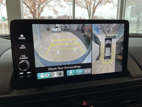 Used 2025 Honda Pilot TrailSport image 16