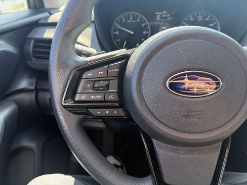 Used 2025 Subaru Crosstrek 2.0i Premium AWD/4WD image 17