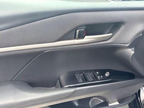 Used 2025 Toyota Camry LE FWD image 17