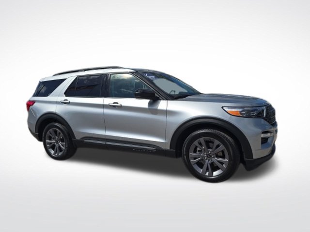 Used 2023 Ford Explorer XLT w/ Equipment Group 202A RWD image 1