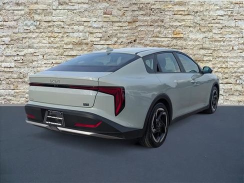 New 2026 Kia K4 LXS image 5
