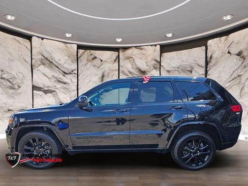 Used 2022 Jeep Grand Cherokee Laredo X AWD/4WD image 5