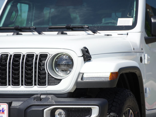 New 2026 Jeep Wrangler Unlimited Sahara AWD/4WD image 7