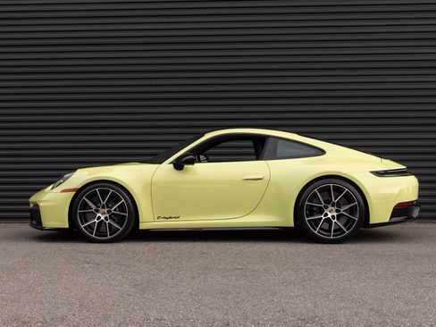 Certified 2025 Porsche 911 Carrera 4 GTS AWD/4WD image 2