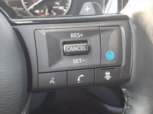 Certified 2024 Nissan Pathfinder SL image 9