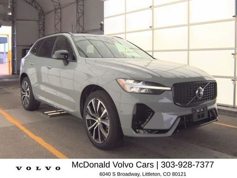 Used 2025 Volvo XC60 B5 Plus AWD/4WD image 4