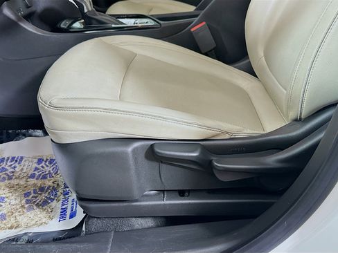 Used 2024 Buick Encore GX Sport Touring image 18