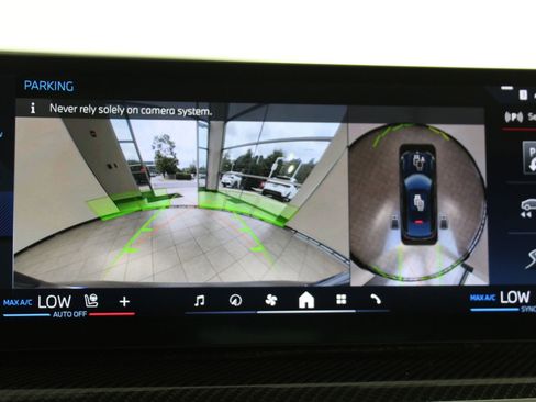 Certified 2024 BMW X6 M60i w/ Dynamic Handling Package image 36