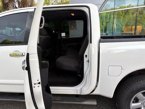 Used 2015 Nissan Titan SV RWD image 24
