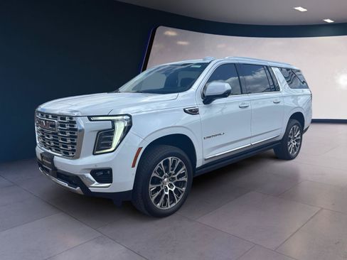 Used 2026 GMC Yukon XL Denali w/ Denali Reserve Package AWD/4WD image 1