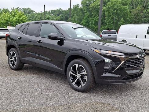 New 2026 Chevrolet Trax RS w/ Driver Confidence Package FWD image 1