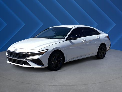 Used 2026 Hyundai Elantra Sport FWD image 7