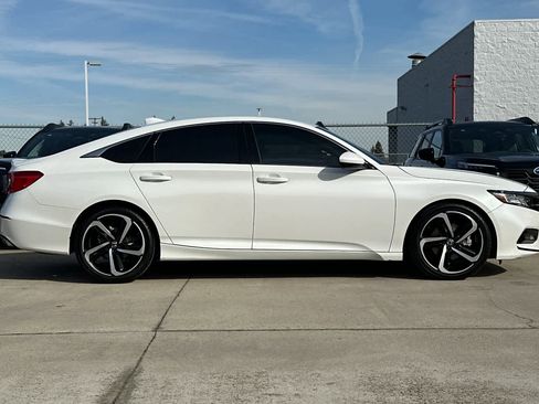 Used 2020 Honda Accord Sport image 2