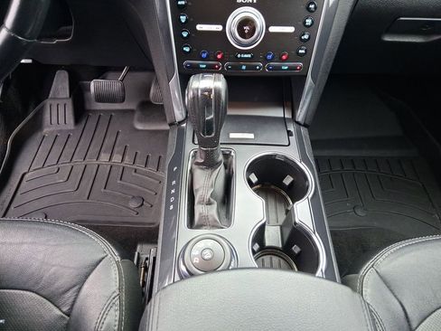 Used 2019 Ford Explorer Limited w/ Class III Trailer Tow Package image 14