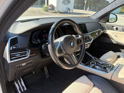 Used 2021 BMW X5 xDrive45e w/ M Sport Package AWD/4WD image 4