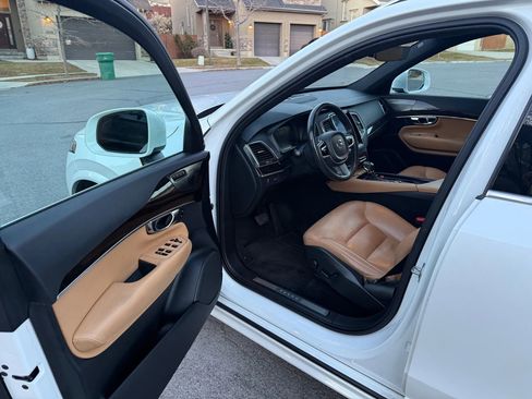 Used 2019 Volvo XC90 T6 Momentum AWD/4WD image 32
