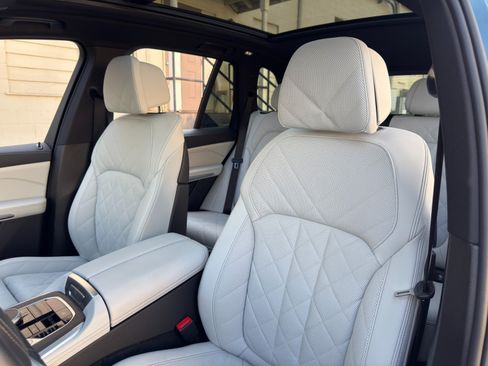 Used 2025 BMW X5 sDrive40i w/ Climate Comfort Package RWD image 46