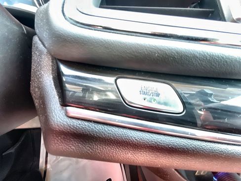 Used 2021 Buick Enclave Essence w/ Sound and Sites Package image 16