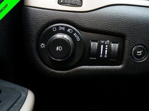 Used 2018 Jeep Cherokee Limited image 27