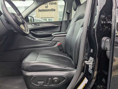 Used 2021 Jeep Grand Cherokee L Limited RWD image 2