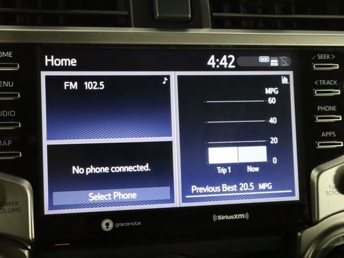 Used 2020 Toyota 4Runner SR5 AWD/4WD image 32