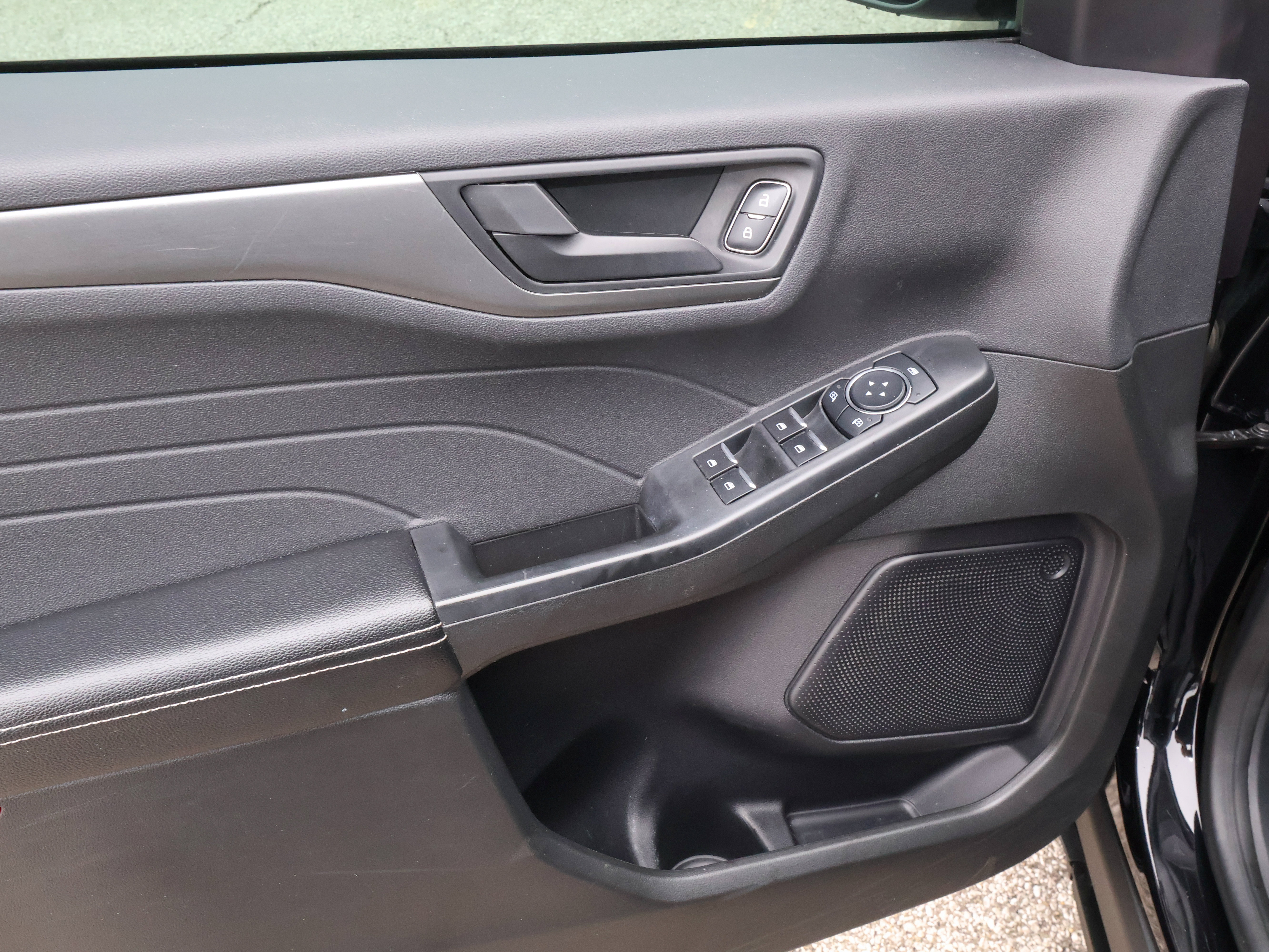 Used 2023 Ford Escape Active AWD/4WD image 11