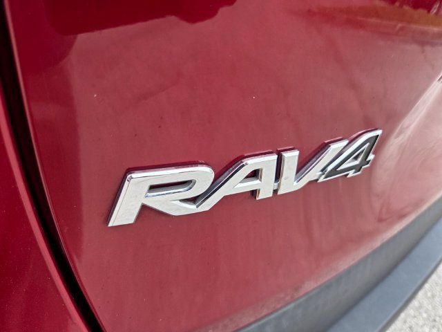Used 2023 Toyota RAV4 LE AWD/4WD image 15