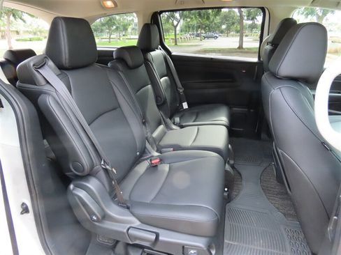 Used 2025 Honda Odyssey EX-L image 18