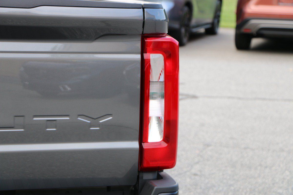 Used 2026 Ford F250 XL RWD image 7