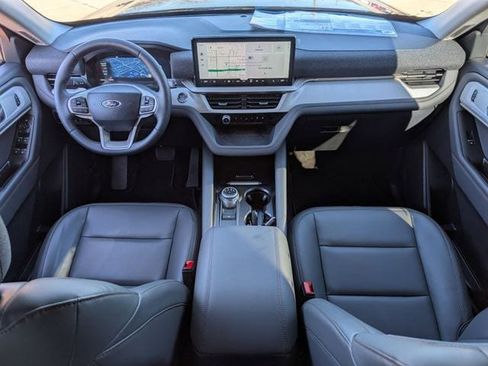 New 2025 Ford Explorer Active w/ Active Comfort Package image 10