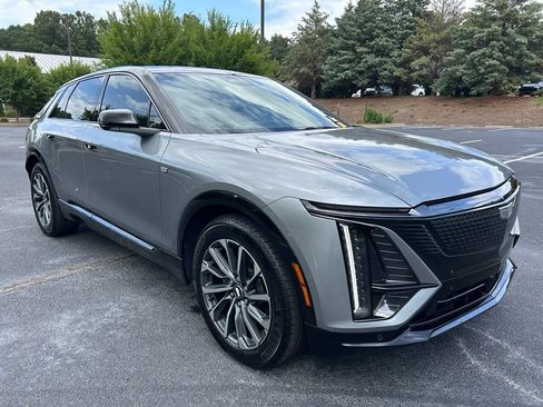 Used 2024 Cadillac Lyriq Sport RWD image 18