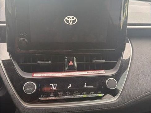 Used 2026 Toyota Corolla Cross LE w/ Moonroof Package image 7