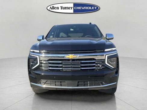New 2026 Chevrolet Suburban Premier image 2