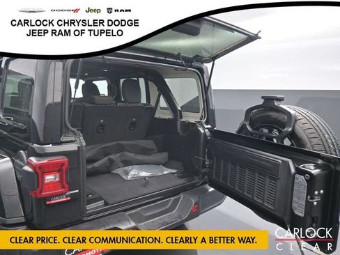 Used 2025 Jeep Wrangler Unlimited Sahara AWD/4WD image 27