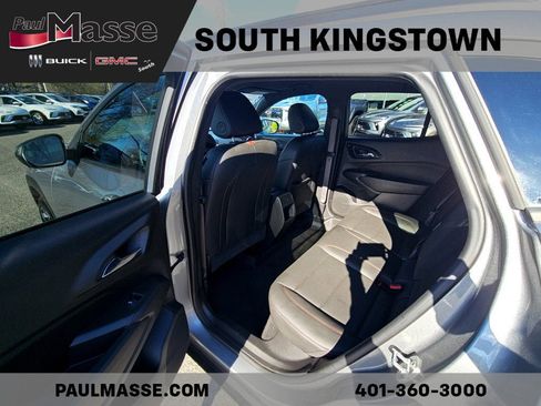 Used 2024 Chevrolet Trax RS FWD image 15