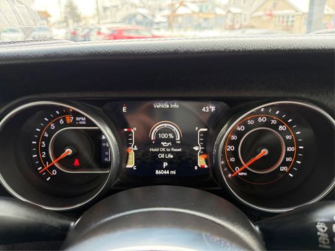 Used 2018 Jeep Wrangler Unlimited Sahara w/ Dual Top Group image 15