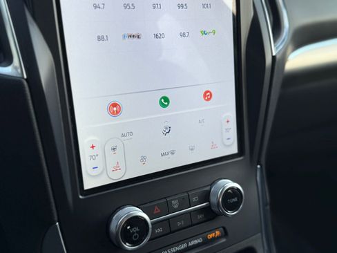 Used 2022 Ford Edge Titanium image 24