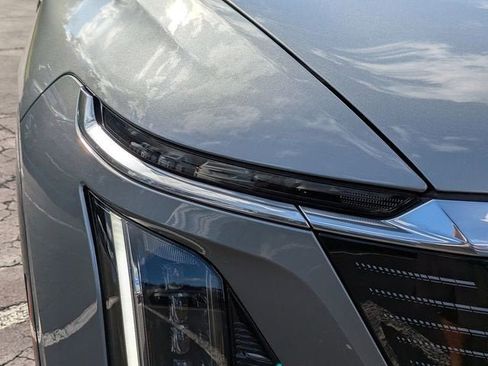 New 2026 Cadillac Vistiq Luxury image 9