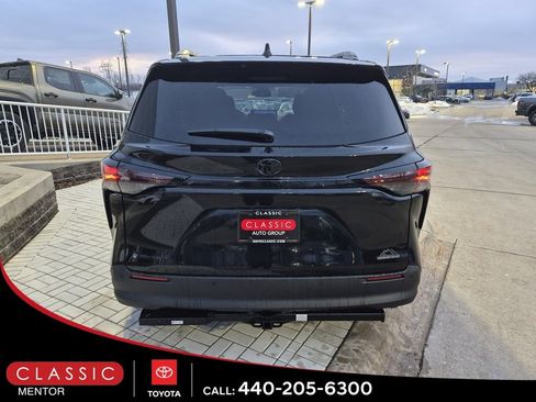 New 2026 Toyota Sienna XLE Woodland Edition image 7