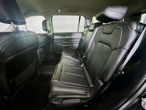 Used 2023 Jeep Grand Cherokee L Limited w/ Black Appearance Package AWD/4WD image 29