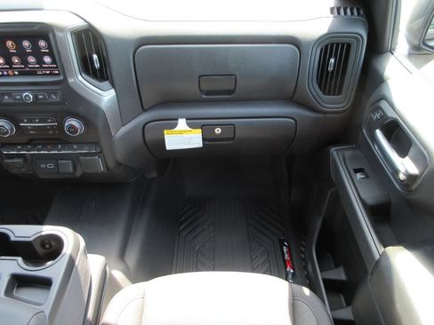 New 2026 Chevrolet Silverado 1500 Custom Trail Boss w/ LPO, Dark Essentials Package AWD/4WD image 17