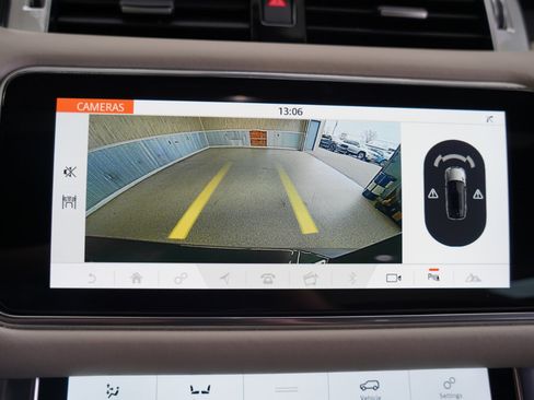 Used 2022 Land Rover Range Rover Sport HST image 21