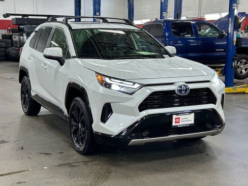 Certified 2024 Toyota RAV4 SE w/ Convenience Package image 7