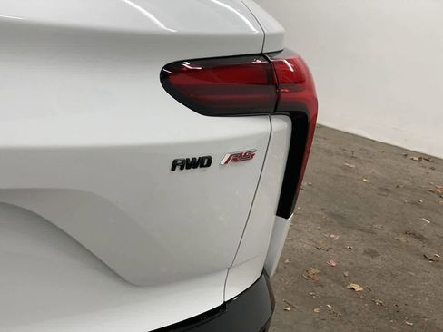 Used 2024 Chevrolet Blazer EV RS image 11