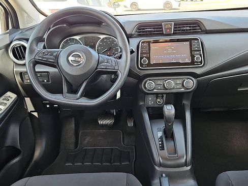 Used 2023 Nissan Versa S FWD image 17