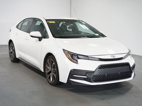 Used 2020 Toyota Corolla SE image 3