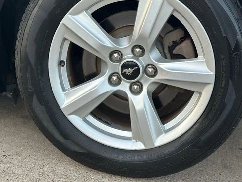 Used 2015 Ford Mustang Coupe RWD image 10
