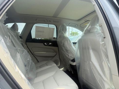New 2026 Volvo XC60 B5 Ultra w/ Protection Package Premier AWD/4WD image 4