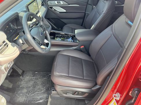 New 2026 Ford Explorer Platinum image 19