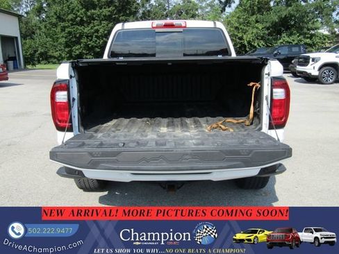 Used 2024 GMC Canyon AT4 w/ AT4 Premium Package AWD/4WD image 6